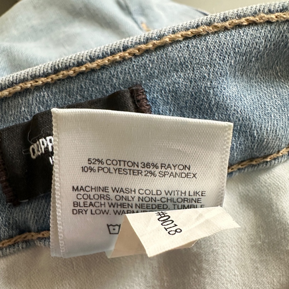 Express Cropped Flare High Rise Jeans 12/R - Picture 9 of 13